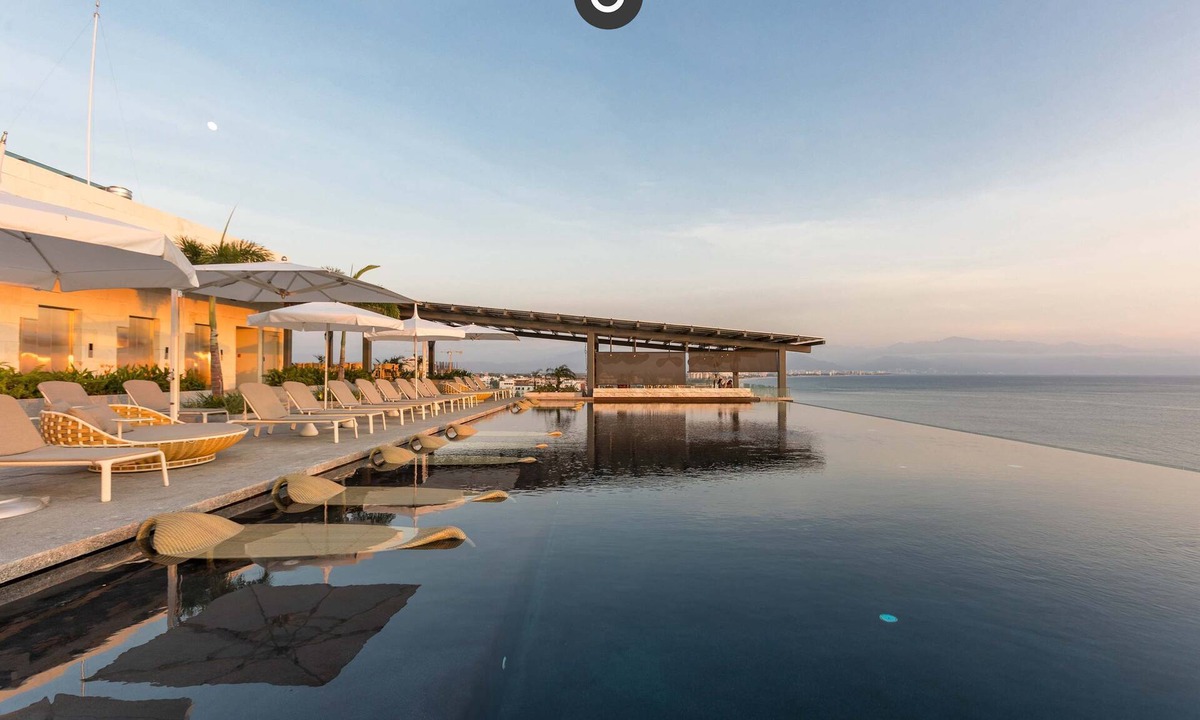 Bucerias Apartment | Udara 2E | Corner 3BR + Sauna, Padel Court & Ocean Peek, Sleeps 8