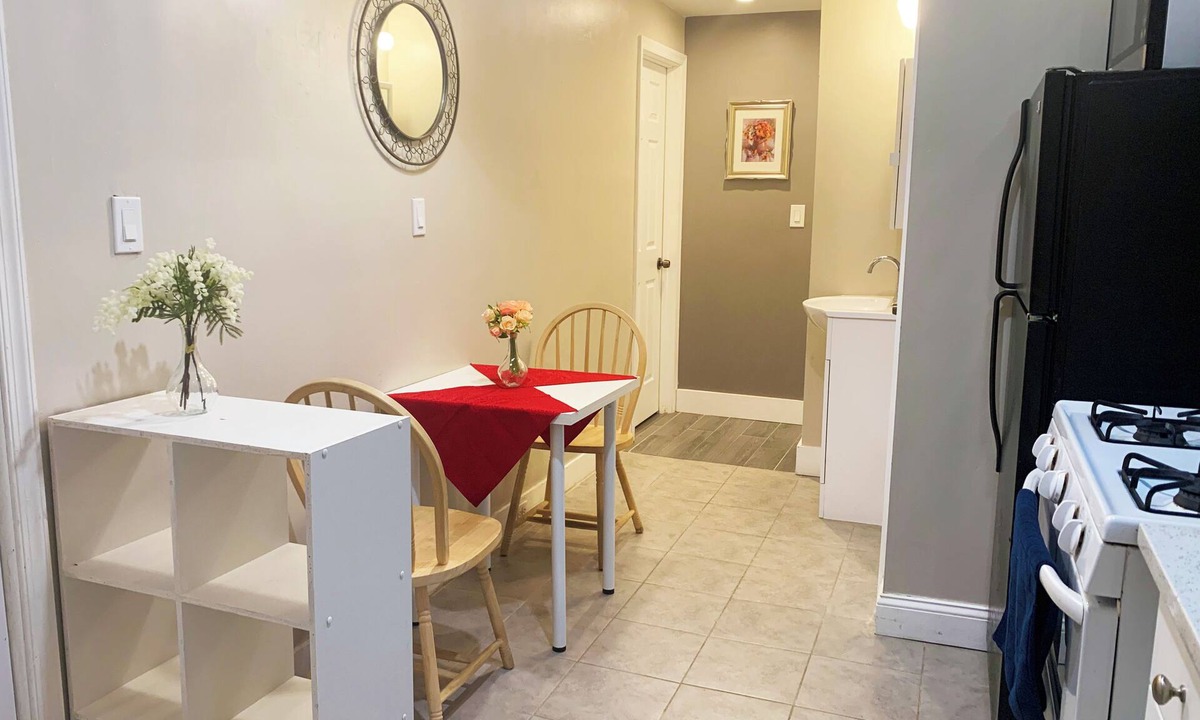Spruce Hill Apartment | UInn-At UPenn; 2A;2-bedroom, 1-bathroom layout with full kitchen , dining room.