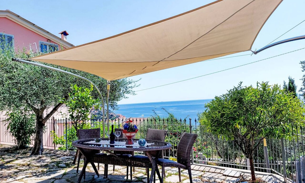 Poggi Apartment | Ulivi sul Mare by Interhome