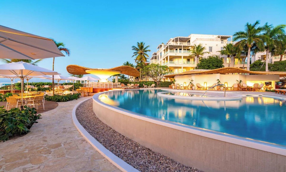 Grace Bay Hotel | Ultimate Island Getaway with Pool, Gourmet Dining, and Stunning Beach Views