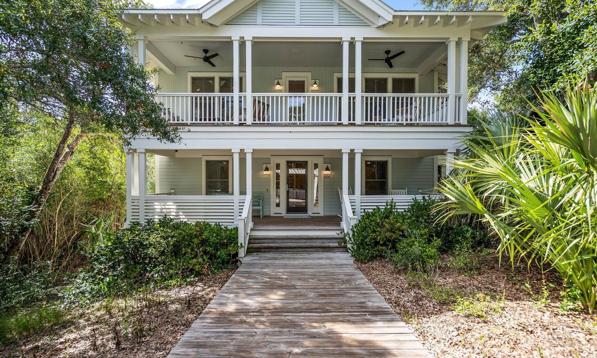 Cape Fear Station House | Ultimate Outdoor Living w/5 Porches 4 BR 4.5 BA Light & Bright BHI & Shoals