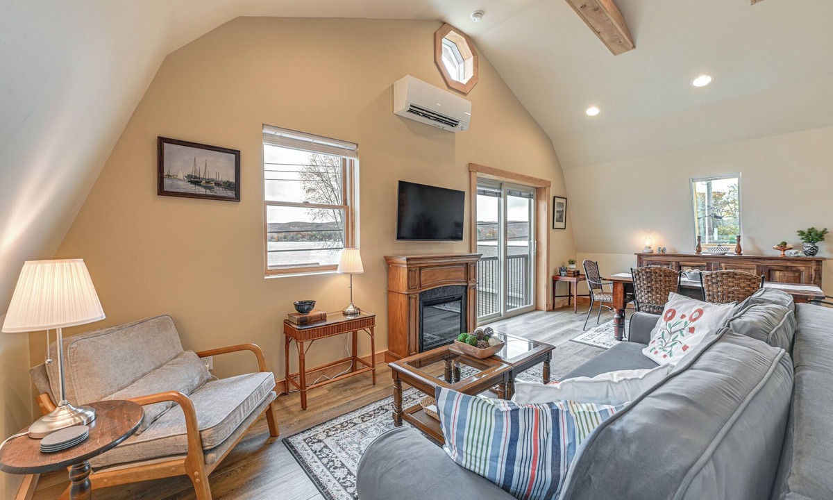 Bradford Cottage | Ultimate Relaxation! Lake-View Cottage in Bradford