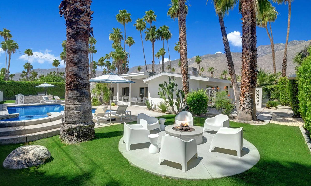 Deep Well Ranch House | Ultra-Chic LUXE Mid-Century Estate- Resort Like Pool, Spa, Firepit, Outdoor Kitchen 3BED/3BATH