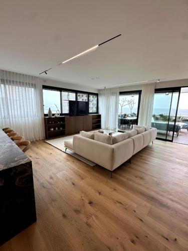Ramat Negev Apartment | Ultra Luxury Beach Penthouse