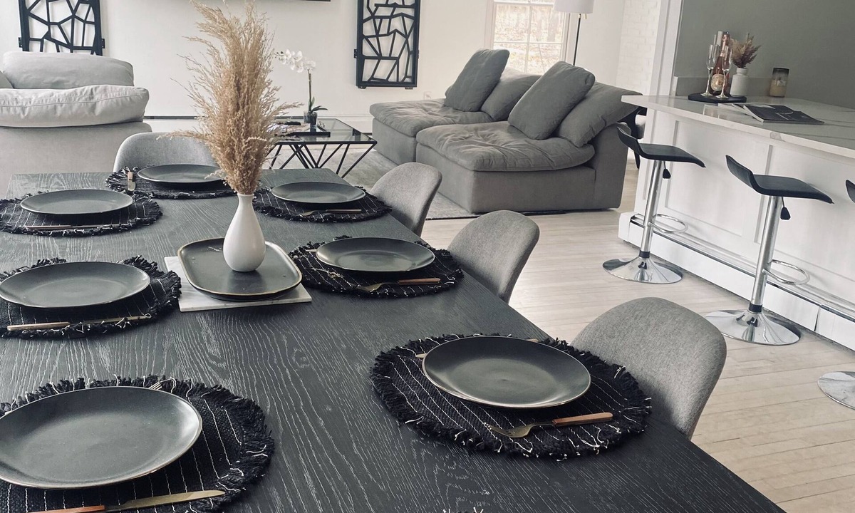 Westhampton House | Ultra modern industrial contemporary 5min drive to the beach&🌎 famous dune road