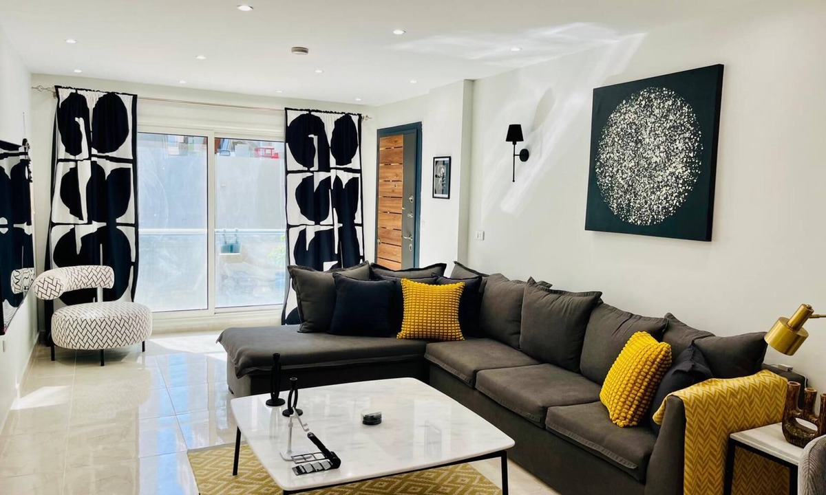 Sakkala Apartment | Ultra modern spacious Flat close to the beaches and a walk to the tourist areas