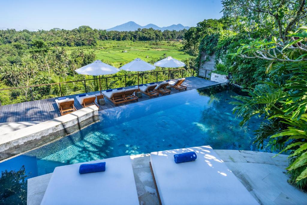 Sayan Hotel | Uma Kalai