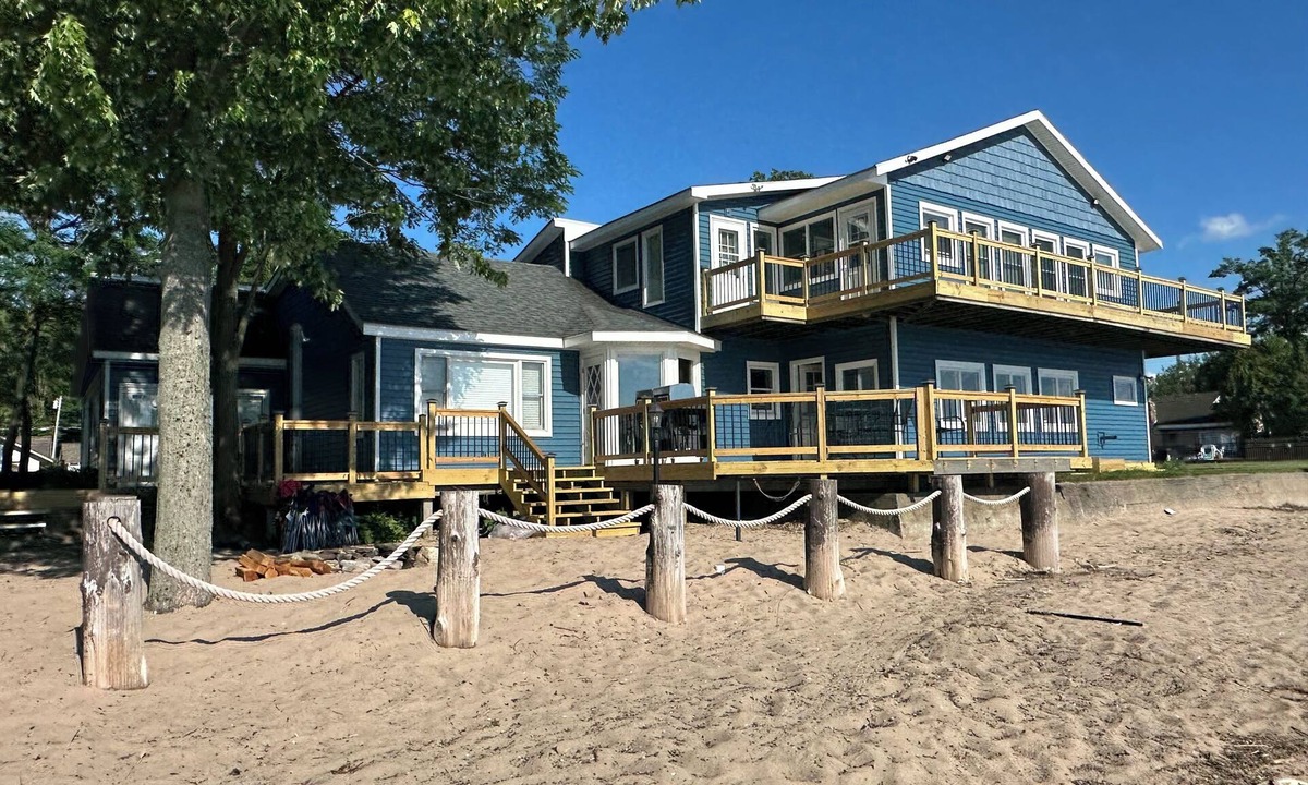 Blossvale House | Unbeatable location on the beach, walking distance to The Village of SylvanBeach