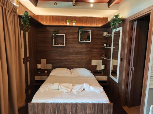 Kalambaka Apartment | Under the rocks