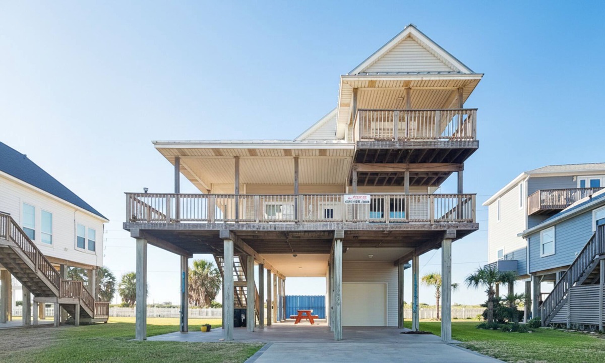 Spanish Grant House | Under The Sea | Partial Beach Views