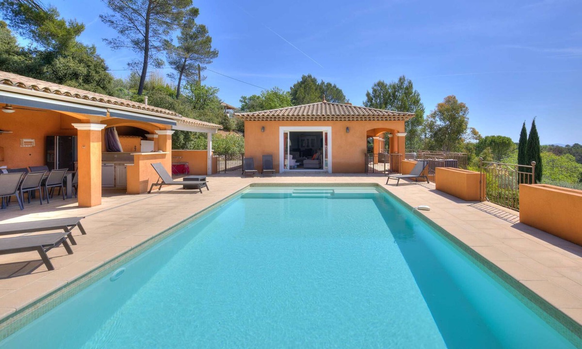 Flayosc House | Une Parenthèse d’Exception au Cœur du Var Authentique