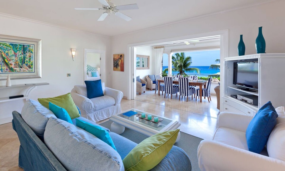 Schooner Bay Apartment | Uninterrupted Beachfront Views - Schooner Bay 207 (2 bed)