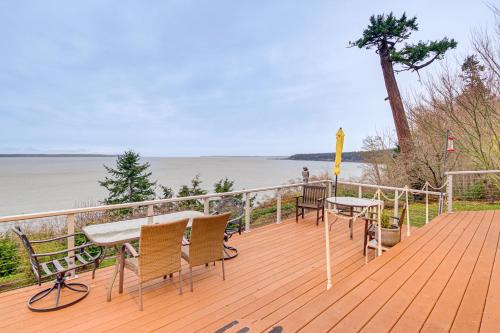 Freeland House | Uninterrupted Water Views! Whidbey Island Getaway