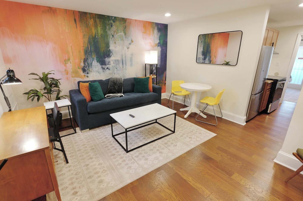 Stanton Park Apartment | Union Hub - Steps 2 Station, Mall, with Parking