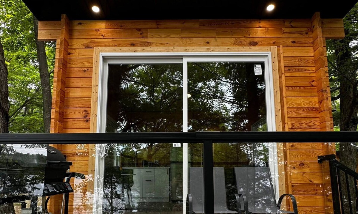Parry Sound House | Unique 1-Bedroom Eco Log Cabin in Parry Sound #102