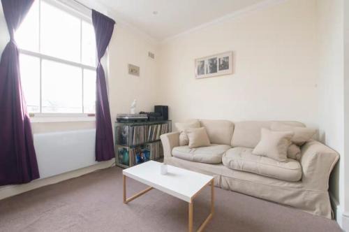 Dalston Apartment | Unique and Cozy 1 Bed Flat in Dalston