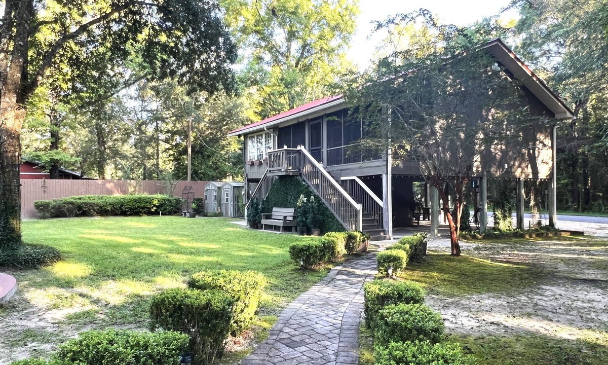 Ponce De Leon House | Unique, beautiful River Front Property w/canoeing, kayaking and wildlife viewing
