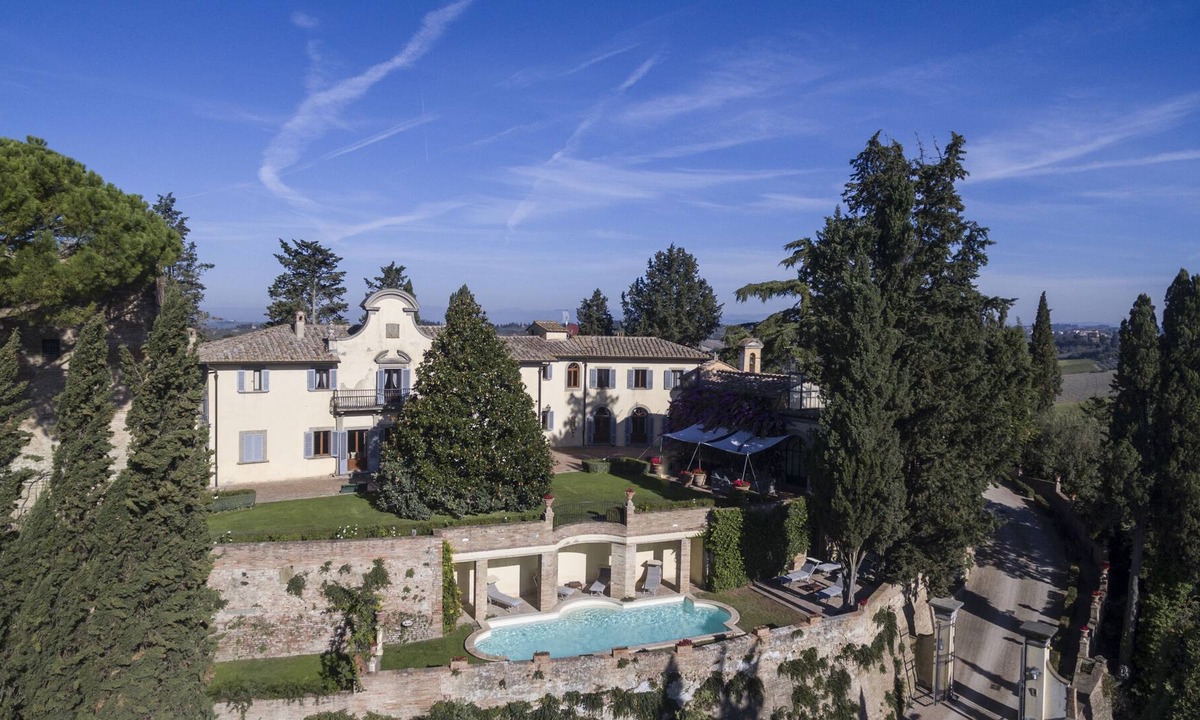 Castelfiorentino Villa | Unique castle in the Chianti region. 6 bedrooms, A/C, Wi-Fi and swimming pool