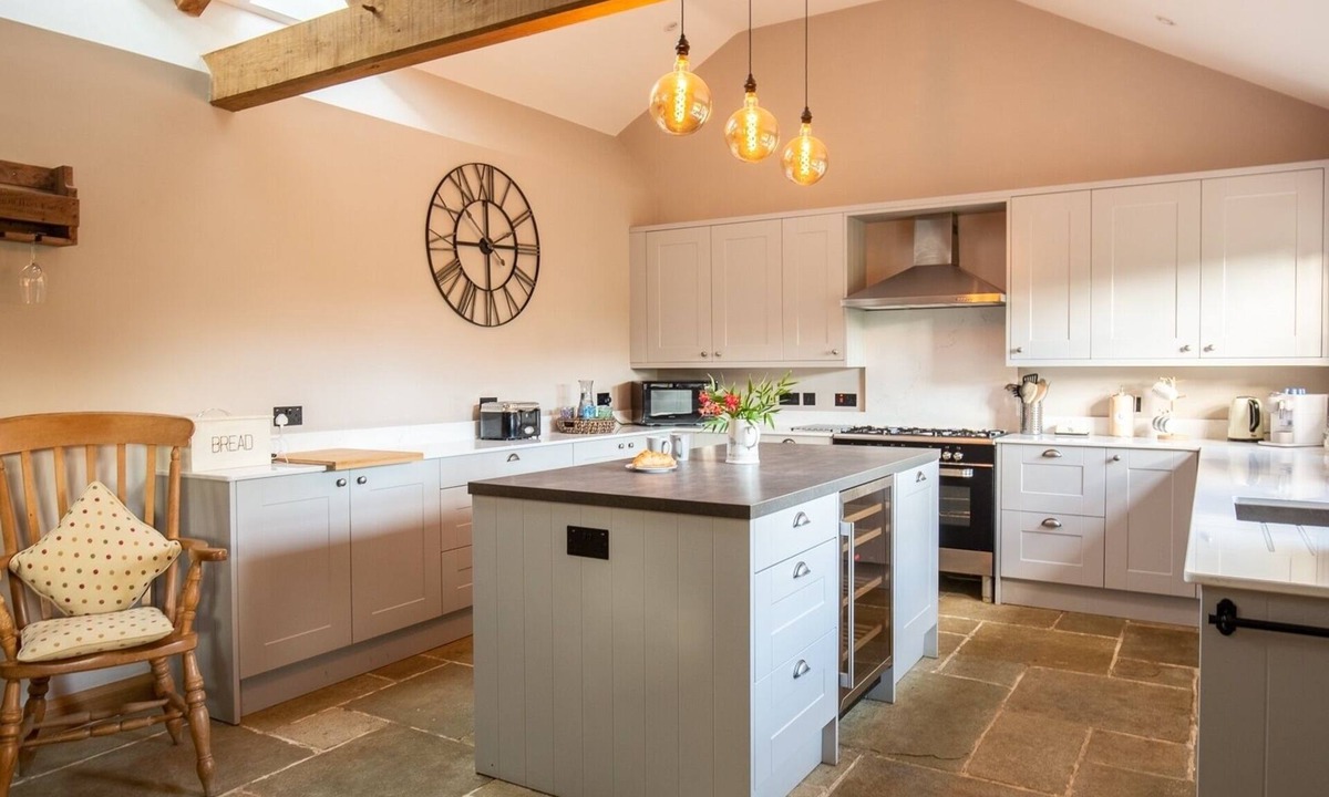 Chipping Campden House | Unique converted Dovecote Grade II listed sleeps 6 set in the Cotswolds.