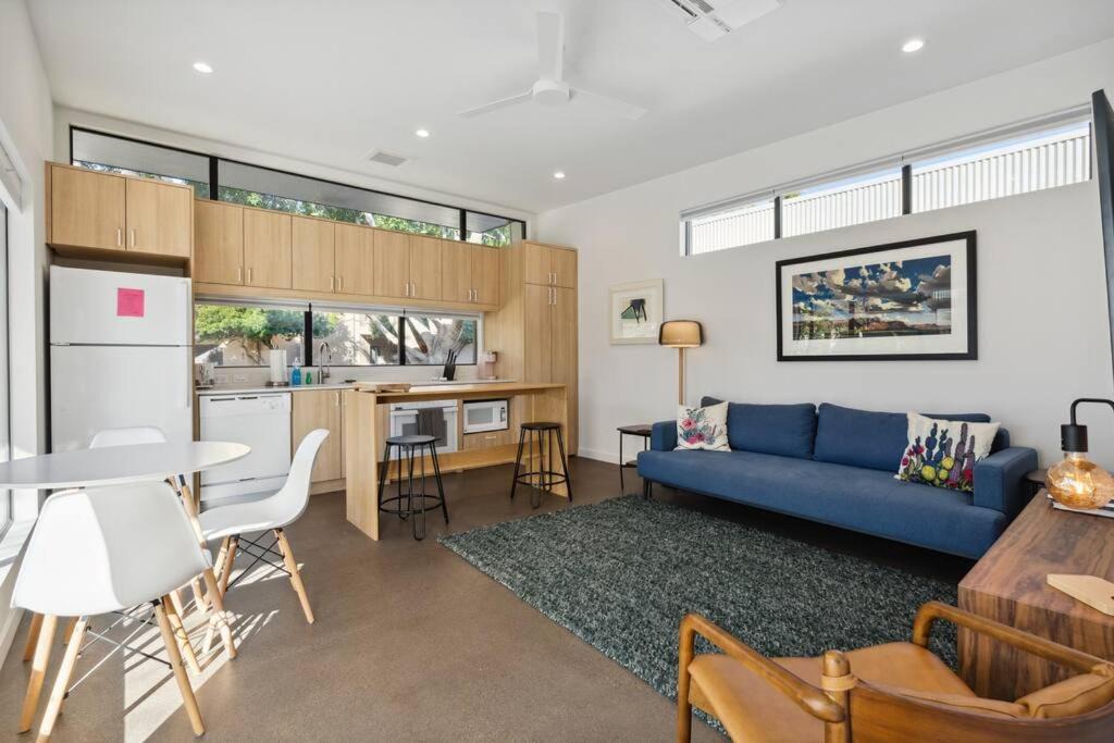 Camelback East Apartment | Unique Design 1-bedroom Apartment - 80 Walkscore!