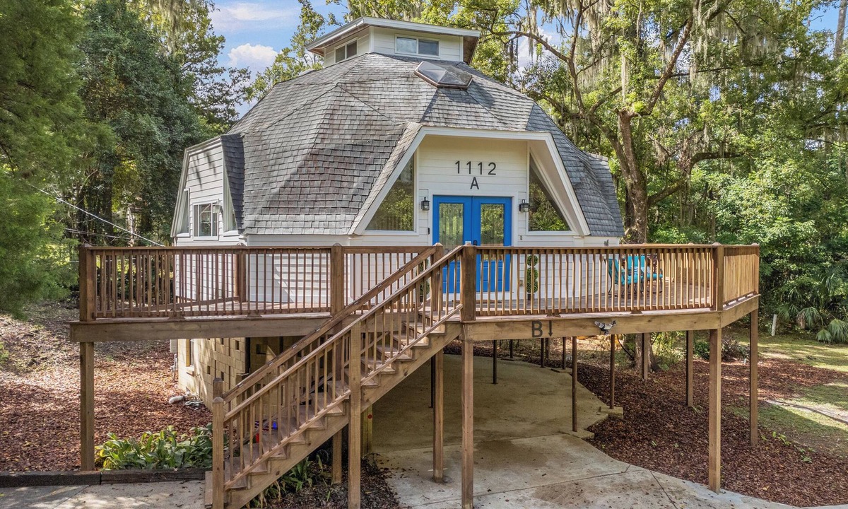 Gainesville House | Unique Dome Retreat w/Deck - Near Downtown Gainesville & 1 mile to UF Stadium