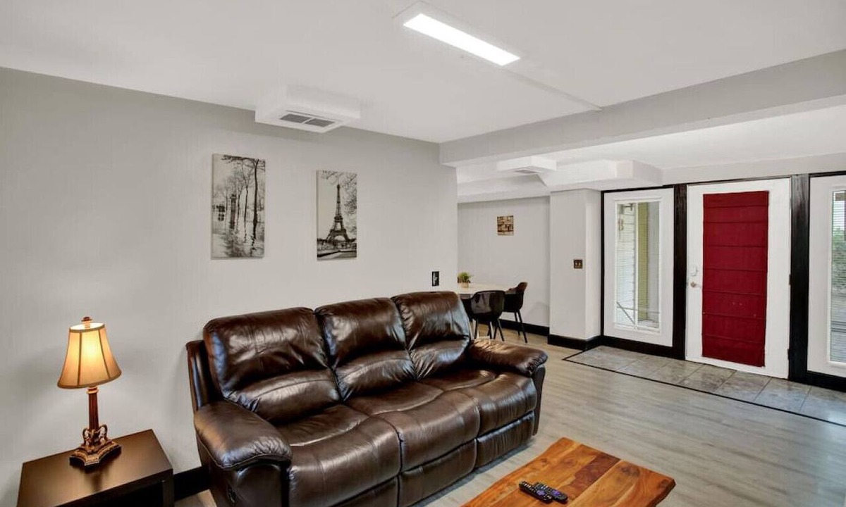 Gainesville Apartment | Unique Downtown 2br 2ba close to everything Apt.B