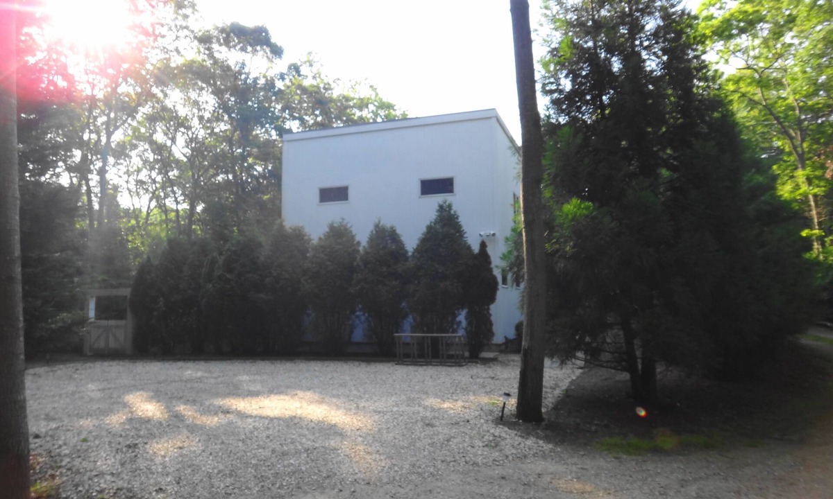 East Hampton North House | Unique East Hampton Vacation Oasis !