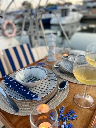 Poblats Maritims Boat Rental | Unique Experience in Sailboat! In The 4 Seasons!