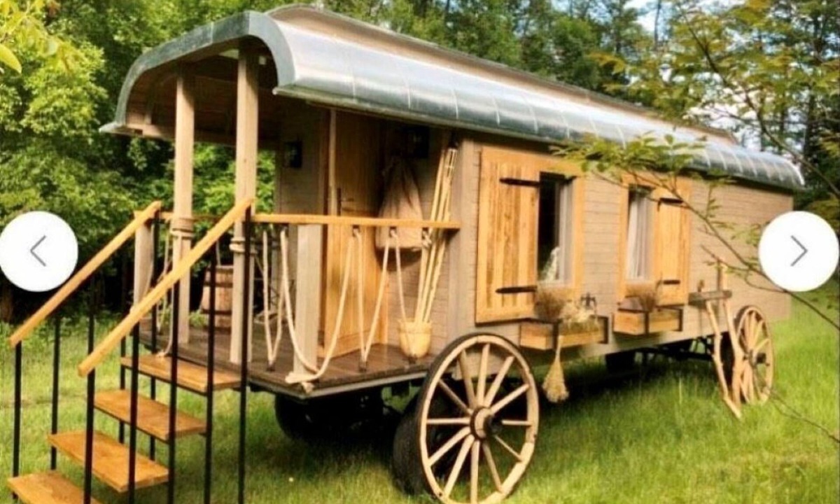 Waldmuenchen Apartment | Unique feel-good experience in the circus wagon