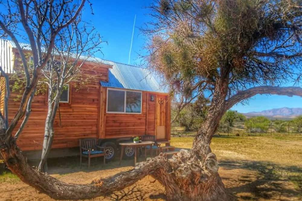 Jean Cabin | Unique Glamping Getaway on a Dude Ranch near Las Vegas, Nevada