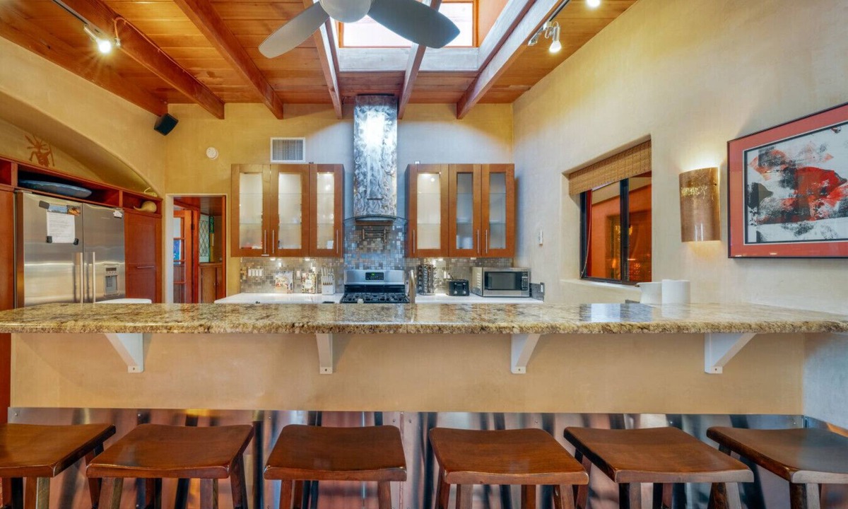 Tucson House | Unique Home/Private/5 BR 2 BA/Yoga/4 Acres