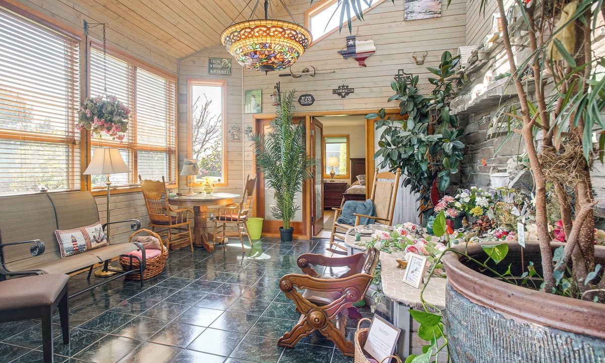 Sequim House | Unique Home w/Beautiful Mtn Views!