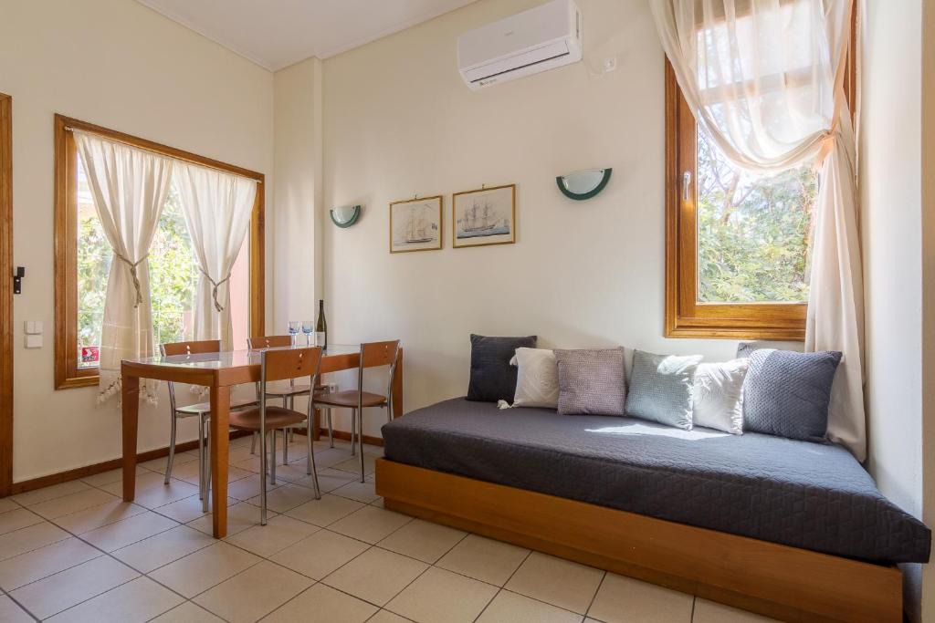 Glyfada Apartment | Unique house for 3 people