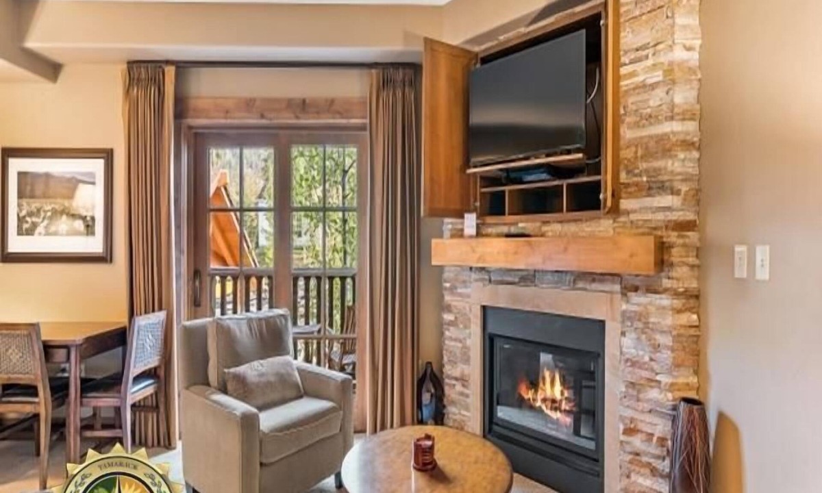 Tamarack Condo | Unique King Studio with Jet Tub