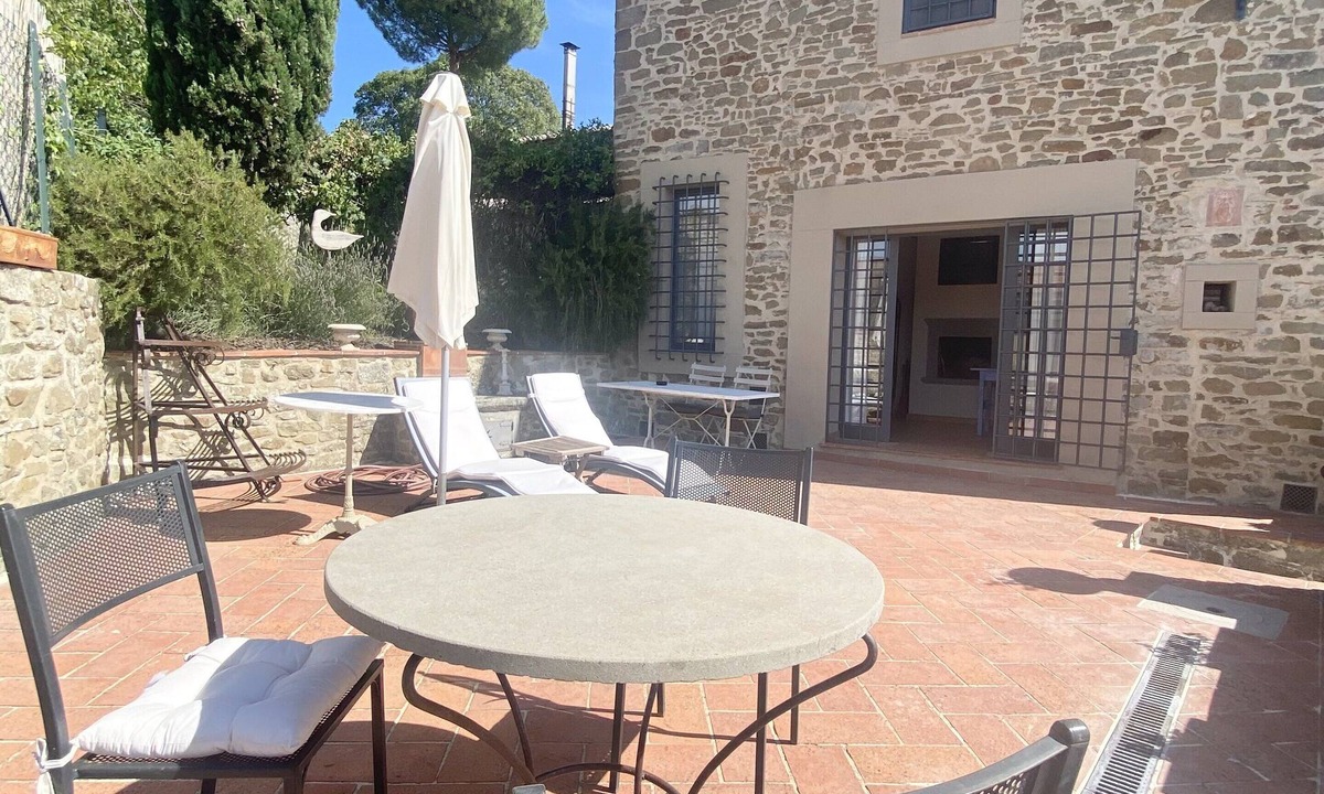 Greve in Chianti House | UNIQUE LARGE TERRACE WITH VIEWS TO CHAINTI VALLEY AND DRINK