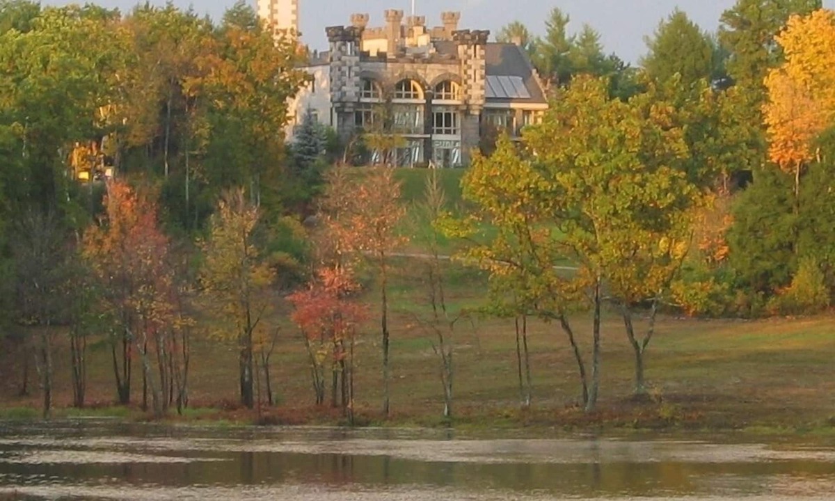 Fitzwilliam House | Unique Luxurious Gothic Castle, gorgeous views of lake/mountain 500 acre estate!
