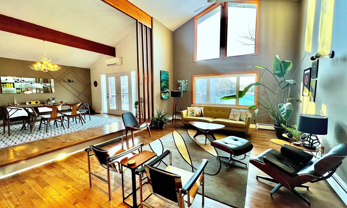 Hammonds Plains House | UNIQUE Modern Character Home - Sleeps 10 ($)