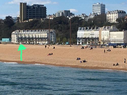 Folkestone Apartment | Unique seafront 2 bedroom 2 bathroom apartment