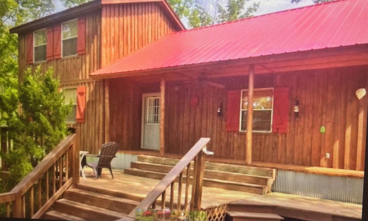 Saint Joe Cabin | Unique secluded cabin just minutes from the beautiful Buffalo River!