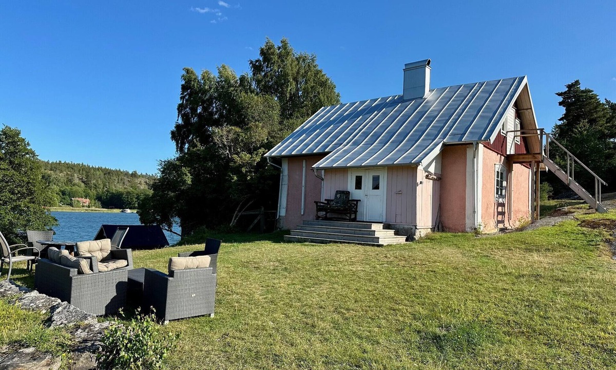 Sorunda House | Unique, simple accommodation in the Stockholm archipelago on a peninsula near Sorunda.