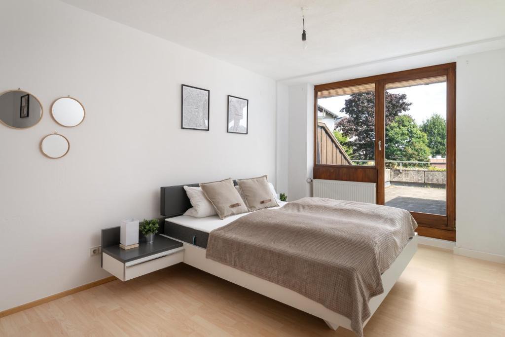 Schonach im Schwarzwald Apartment | Unique: Sonnenverwöhnte 2 Zimmer Familienwohnung im Schwarzwald mit Netflix