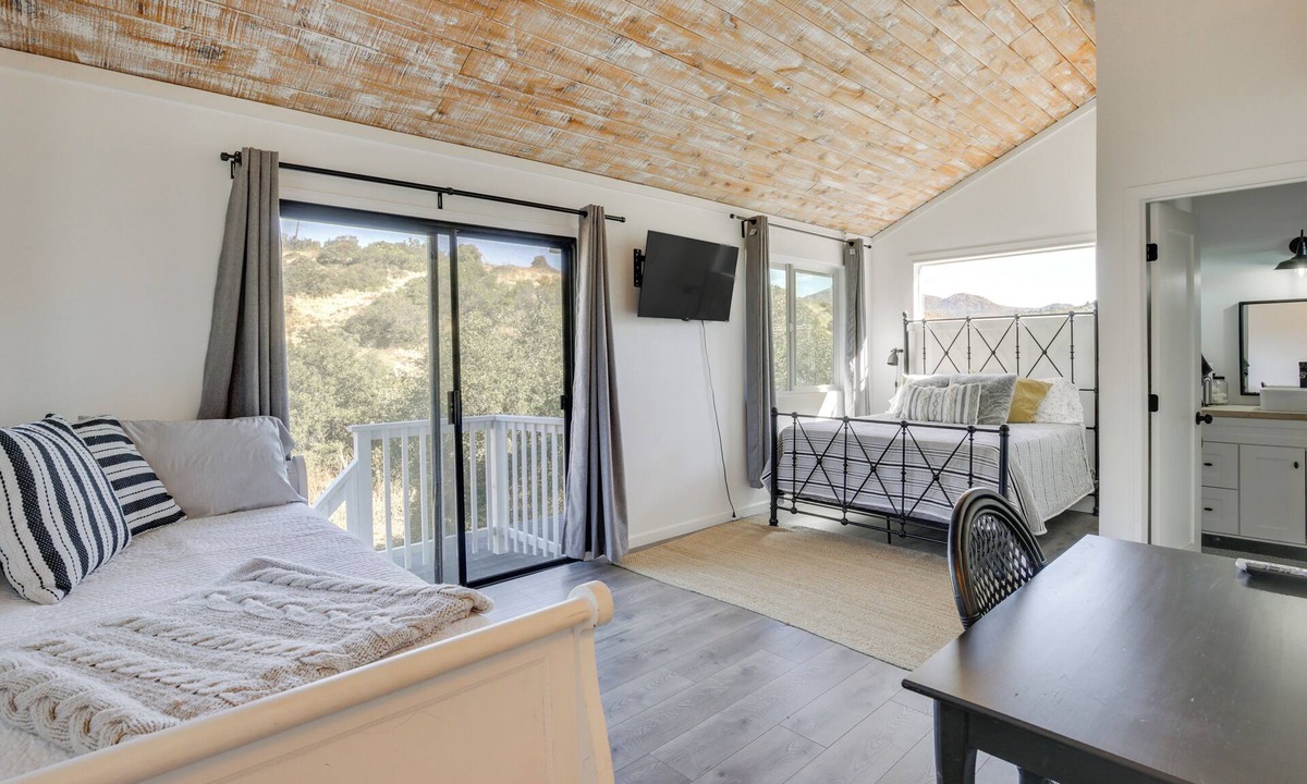 Alpine Cottage | Unique Stay: Alpine 'mariposa Farmhouse' w/Views!