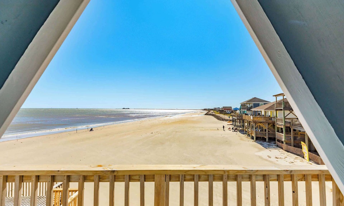 Surfside Beach House | Unique Surfside Beach Escape Over The Ocean