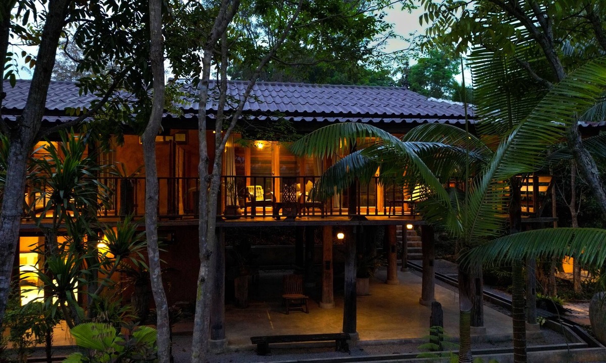 Nang Lae House | Unique Thai stilt, wooden house near famous Black House Museum