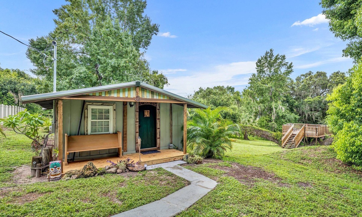 Mount Dora House | Unique "Tiki Hut" vibe in Downtown Mt Dora!