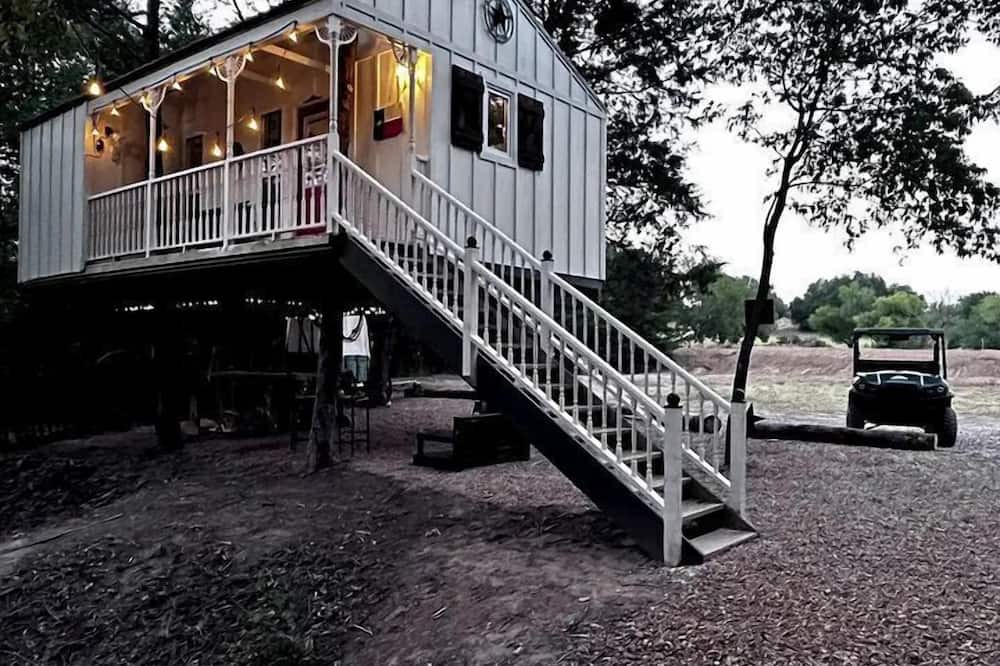 Rosston House | Unique Treehouse on Working Farm in Texas, Perfect for Rustic Weekends in Nature