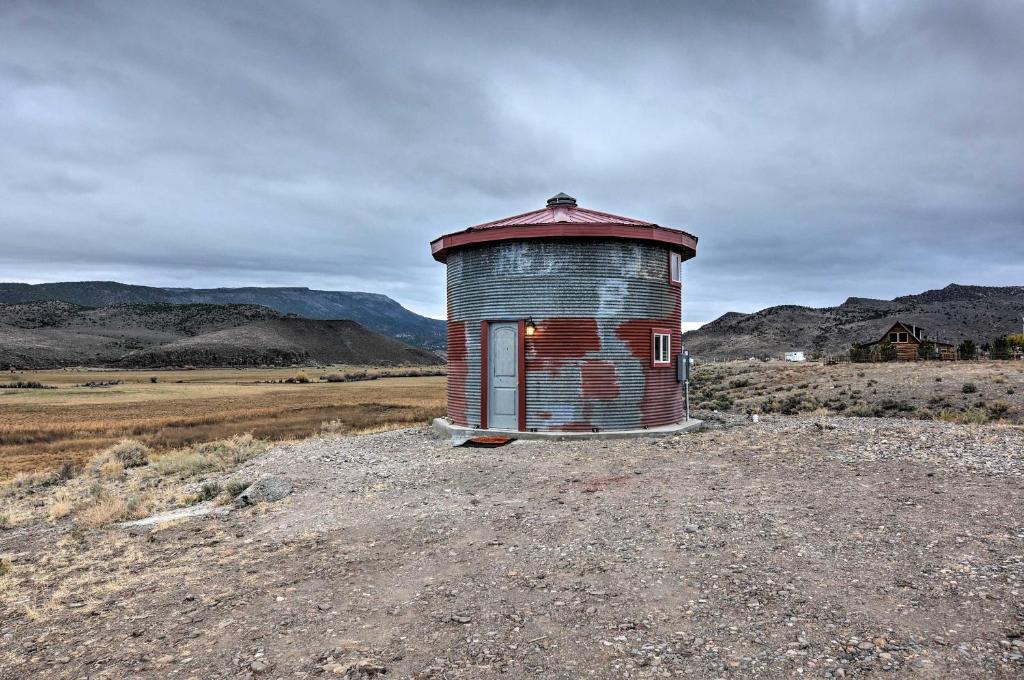 Piute County Apartment | Unique Utah Tin Cabin w/Mountain Views!
