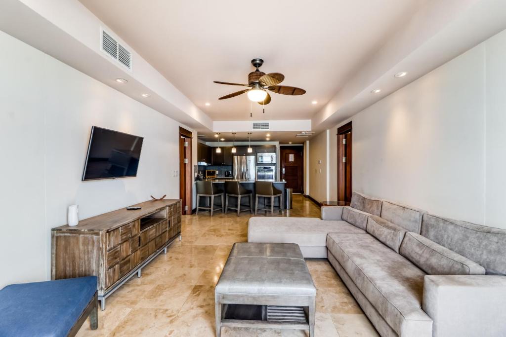Barrio Los Faroles Apartment | Unit 1014 at Croc's