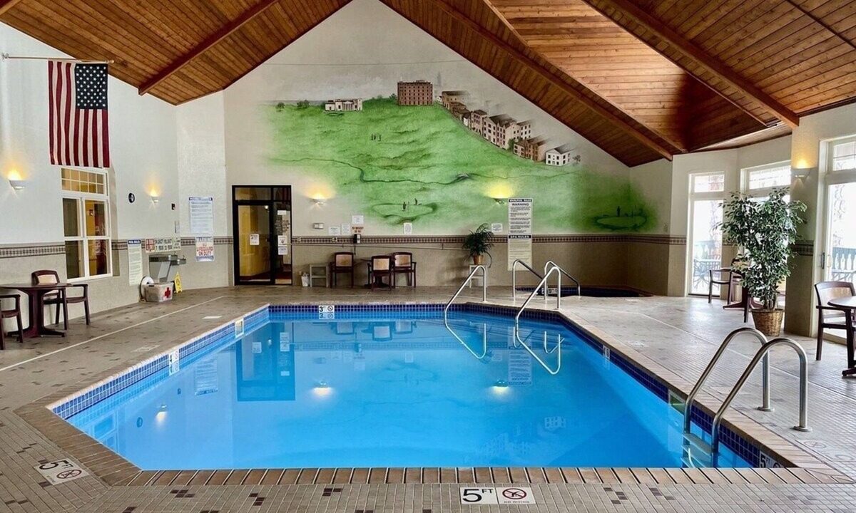 Birchwood Condo | Unit 110 2 Bd/2 Ba Condo 2 Bedroom Condo by RedAwning