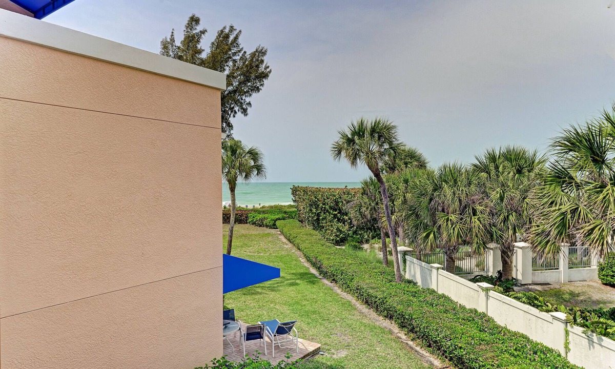 Longboat Key Condo | Unit #201 Sand Cay Beach Resort Gulf View